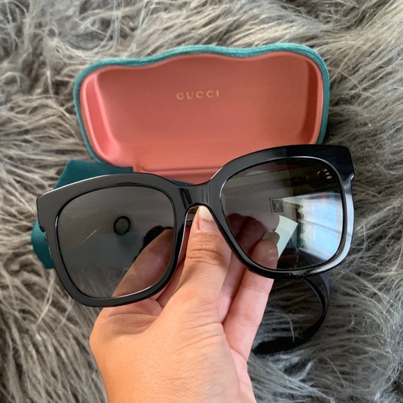 Gucci Accessories - Women’s Gucci Logo Sunglasses Square Frame gg0034
